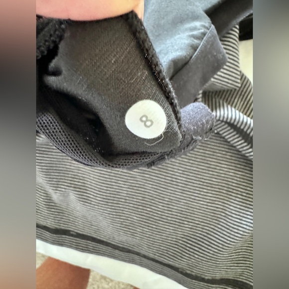 LULULEMON Power Y Tank Black Grey Striped EUC Size 8 - Picture 9 of 9